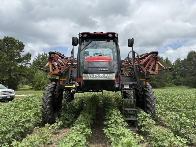 Image of Case IH Patriot 3340 equipment image 3