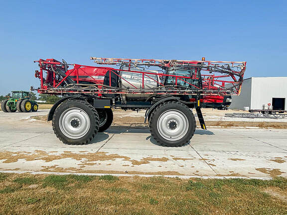 Image of Case IH Patriot 3340 equipment image 3