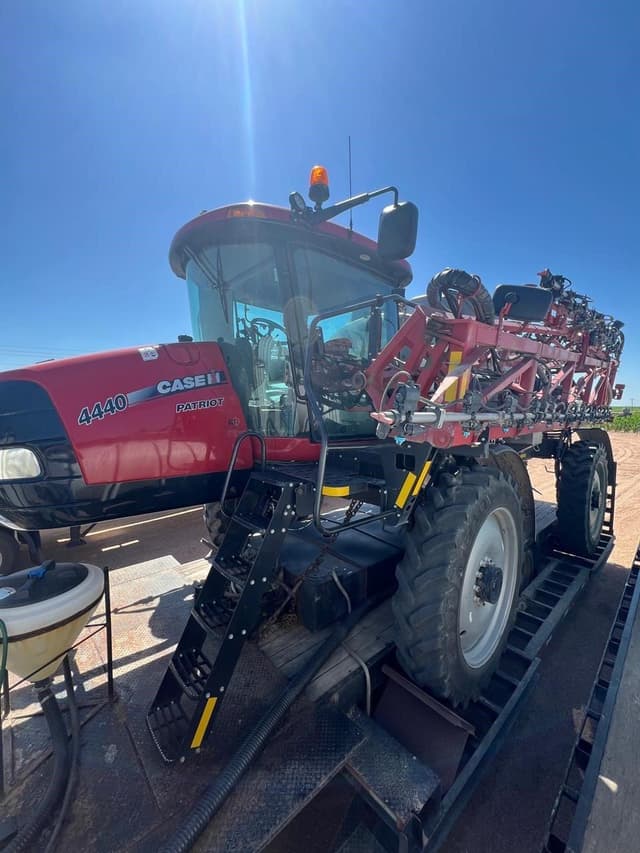 Image of Case IH Patriot 4440 equipment image 3