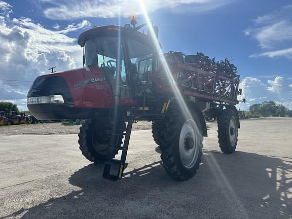 Image of Case IH Patriot 4440 equipment image 2