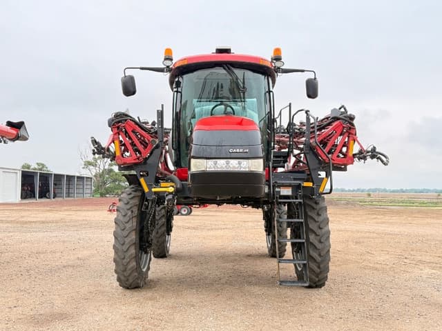 Image of Case IH Patriot 4440 equipment image 2