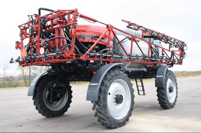 Image of Case IH Patriot 4440 equipment image 4