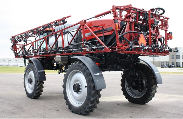 Image of Case IH Patriot 4440 equipment image 2