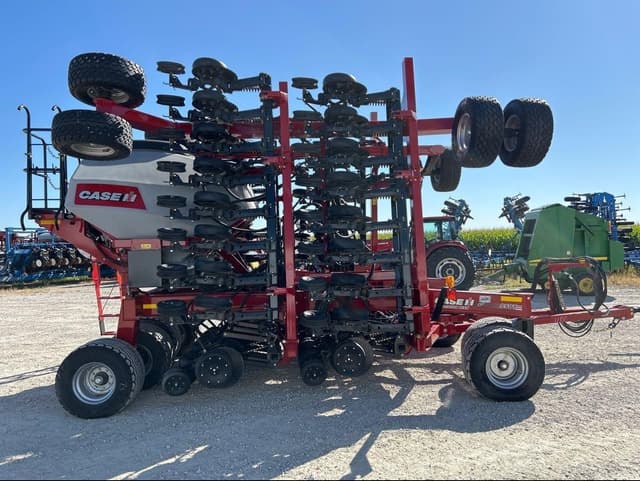 Image of Case IH 550T equipment image 1