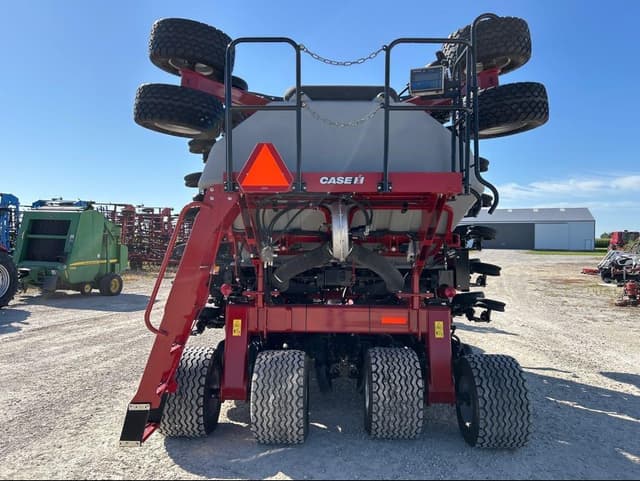 Image of Case IH 550T equipment image 3