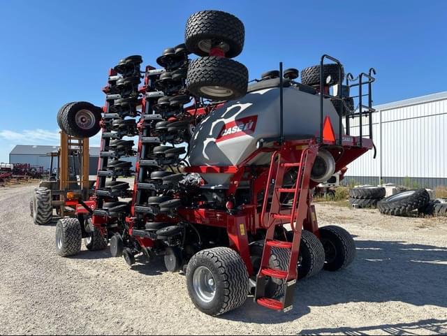 Image of Case IH 550T equipment image 4
