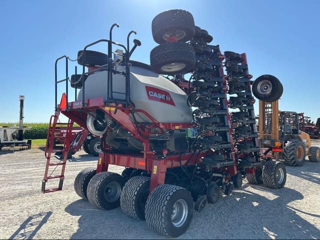 Image of Case IH 550T equipment image 2