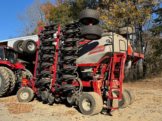 Image of Case IH 550T equipment image 3