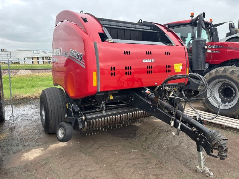 Image of Case IH RB565 Premium HD Image 1