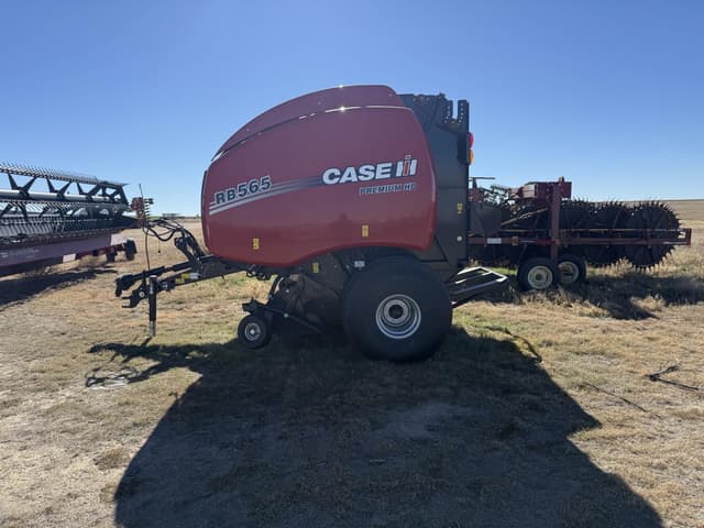 Image of Case IH RB565 equipment image 3