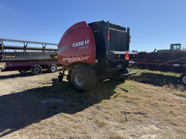 Image of Case IH RB565 equipment image 4