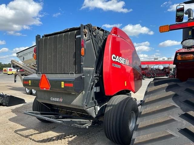 Image of Case IH RB565 equipment image 3