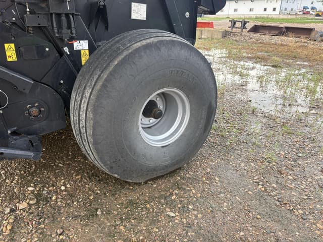 Image of Case IH RB565 Premium HD equipment image 1