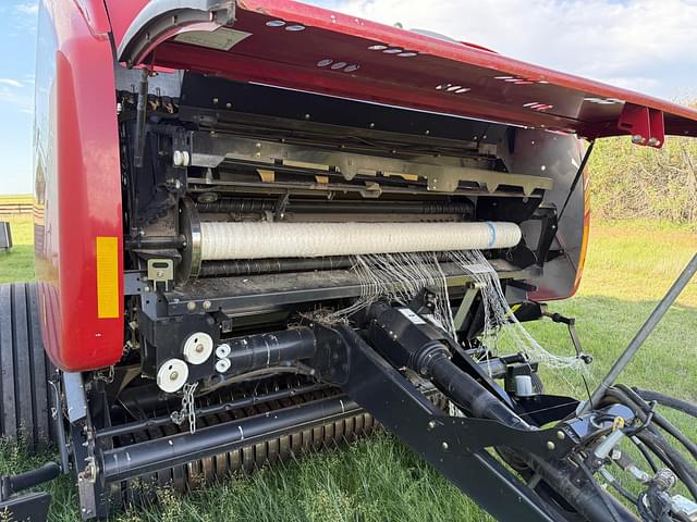 Image of Case IH RB565 equipment image 4