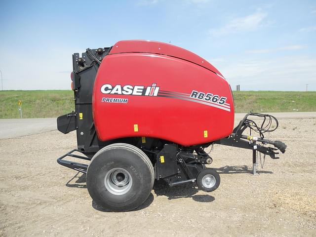 Image of Case IH RB565 equipment image 4