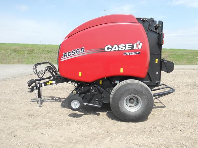 Image of Case IH RB565 equipment image 1