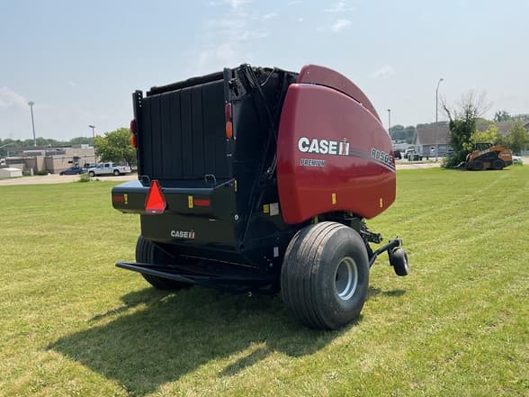 Image of Case IH RB565 equipment image 4