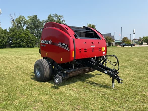 Image of Case IH RB565 equipment image 2