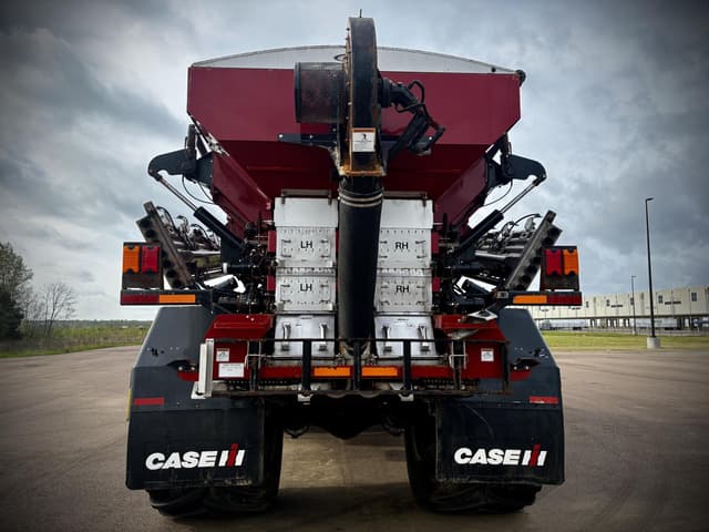 Image of Case IH Titan 4540 equipment image 3
