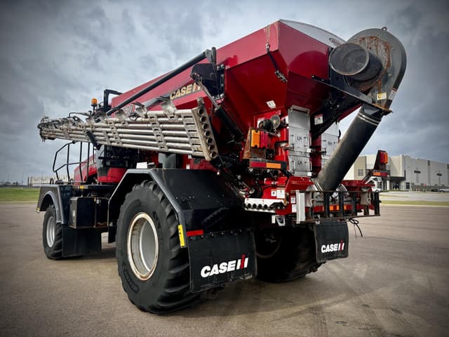 Image of Case IH Titan 4540 equipment image 2