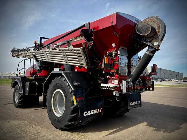 Image of Case IH Titan 4540 equipment image 2