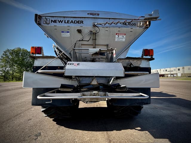 Image of Case IH Titan 4540 equipment image 3