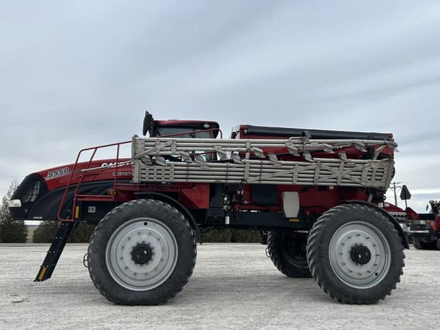 Image of Case IH 5550 Trident equipment image 2