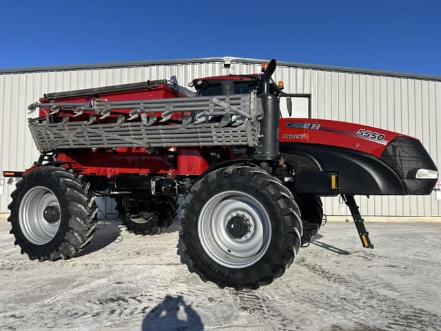 Image of Case IH 5550 Trident equipment image 1