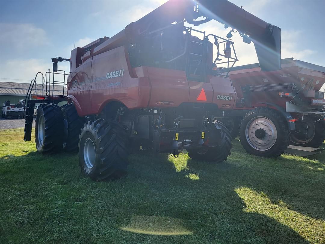 Image of Case IH 5550 Trident Image 1