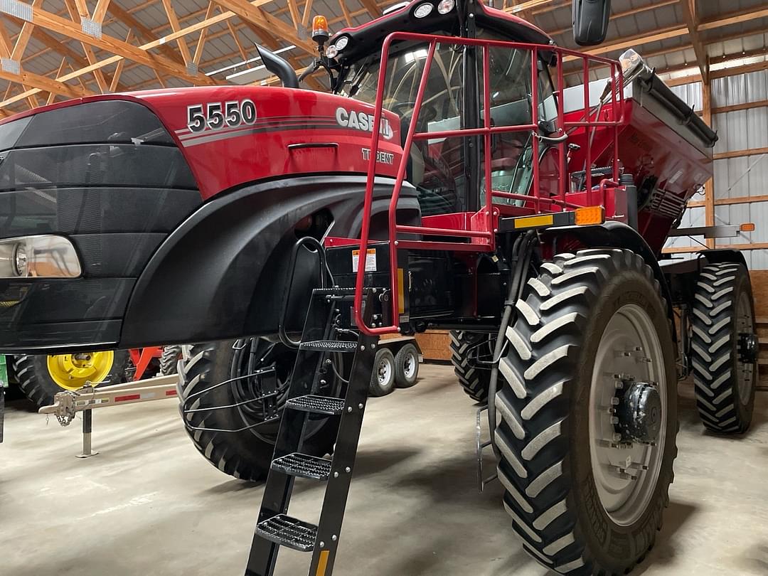 Image of Case IH 5550 Trident Image 1