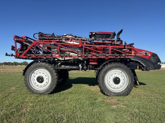 Image of Case IH 5550 Trident equipment image 2