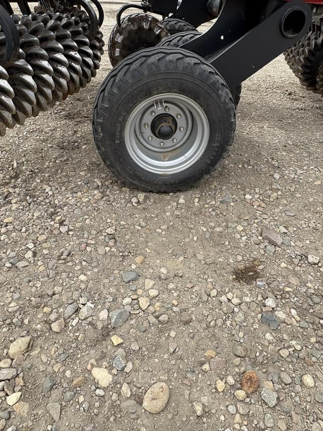 Image of Case IH 335VT equipment image 4