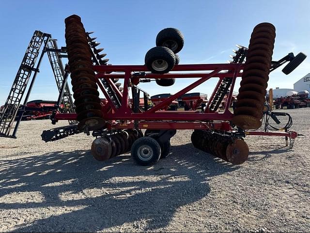 Image of Case IH 375 equipment image 2