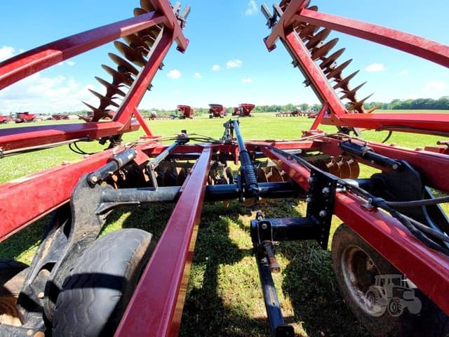 Image of Case IH 375 equipment image 2