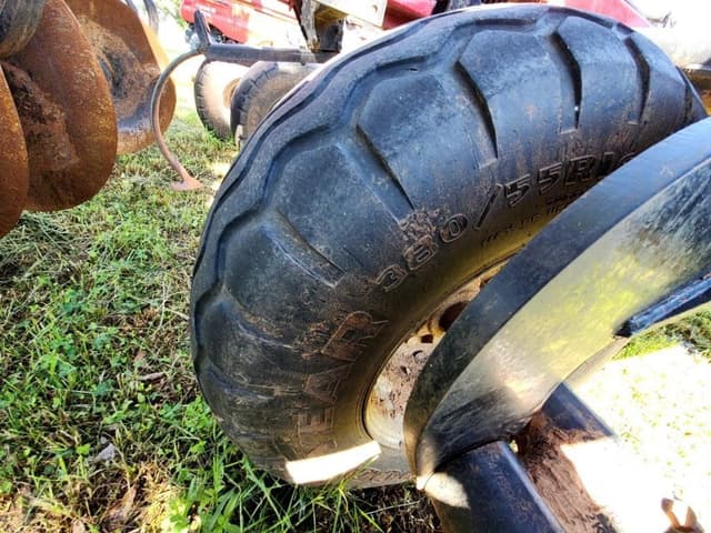 Image of Case IH 375 equipment image 4