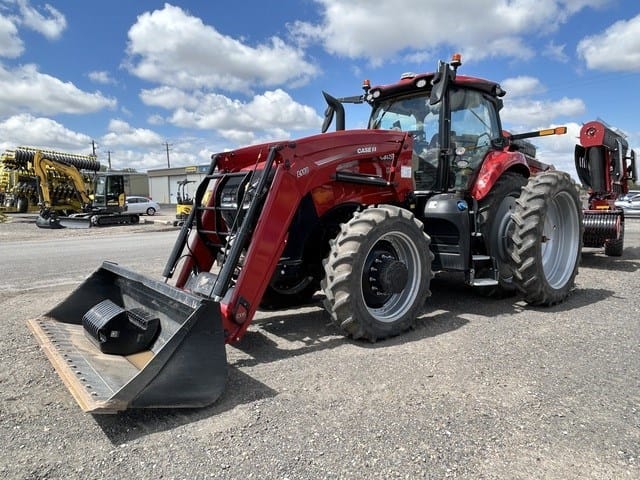 Case IH Magnum 220 Equipment Image0