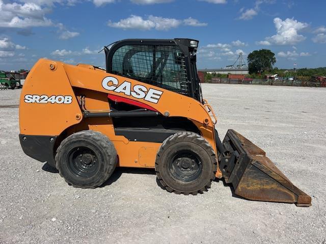 Image of Case SR240B equipment image 1