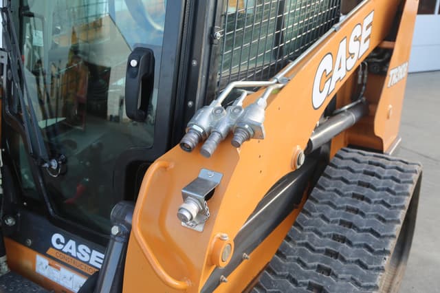 Image of Case TR310B equipment image 2