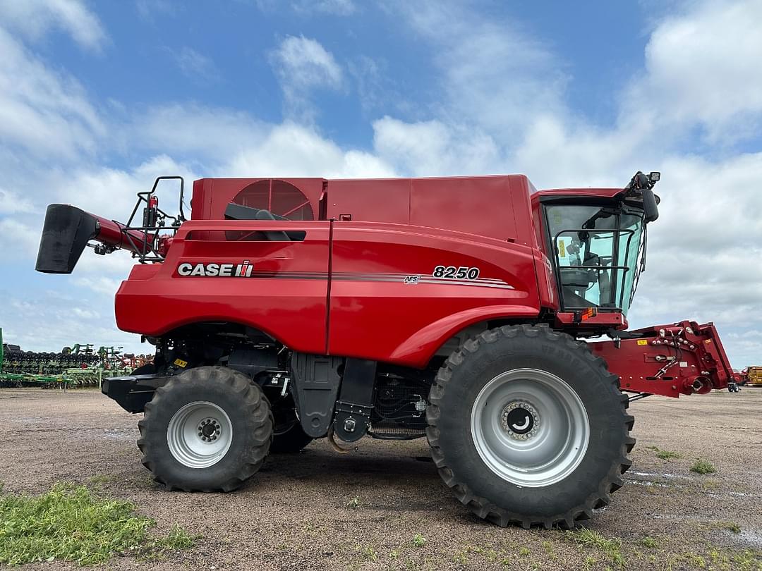 Image of Case IH 8250 Image 1