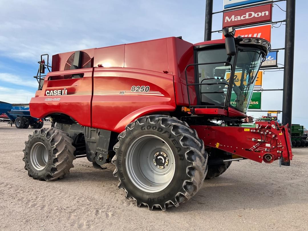 Image of Case IH 8250 Image 0