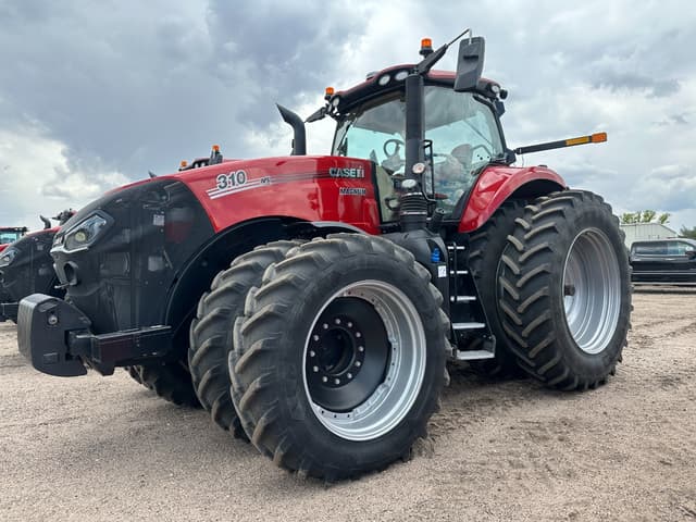Image of Case IH Magnum 310 equipment image 4