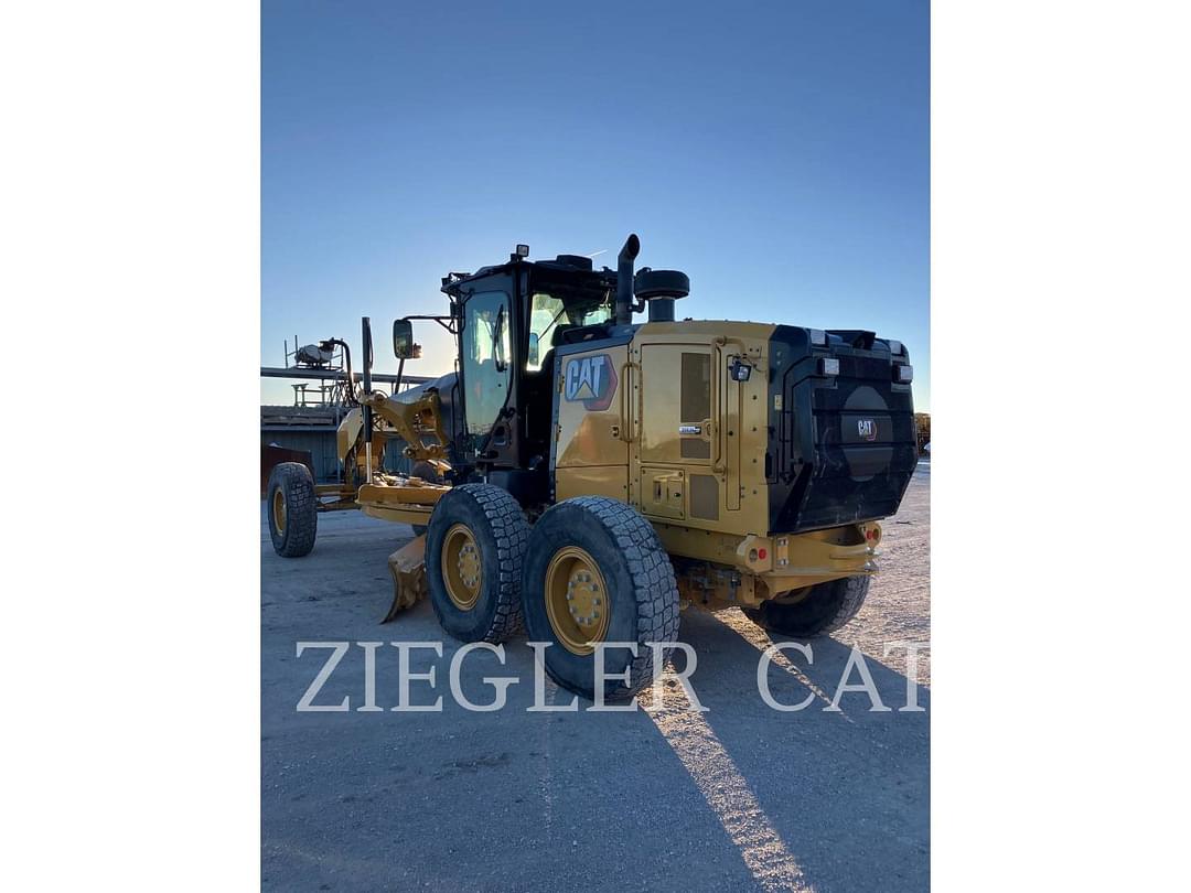 Image of Caterpillar 140 Primary image