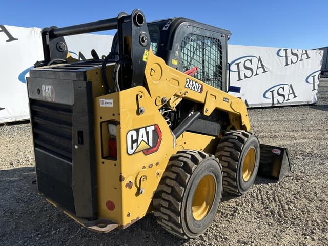 Image of Caterpillar 242D3 equipment image 4