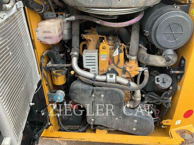Image of Caterpillar 259D3 equipment image 3