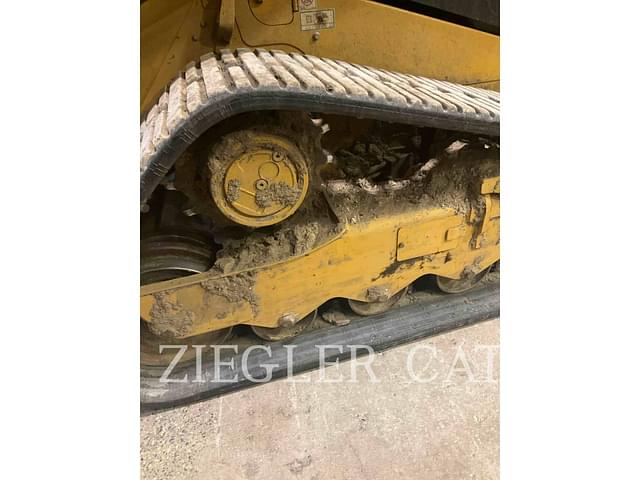 Image of Caterpillar 259D3 equipment image 4