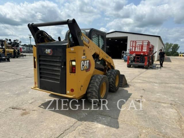 Image of Caterpillar 262D3 equipment image 2