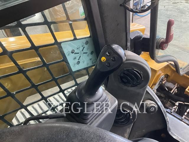 Image of Caterpillar 279D3 equipment image 4