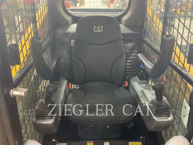 Image of Caterpillar 279D3 equipment image 3