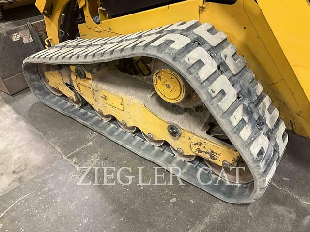 Image of Caterpillar 289D3 equipment image 4