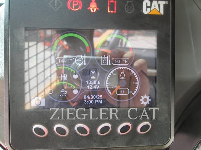 Image of Caterpillar 299D3 equipment image 4